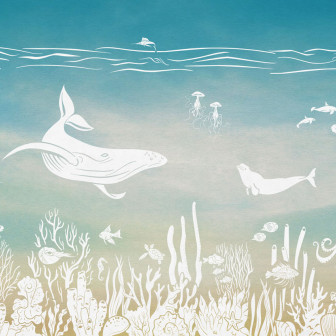 Tapet personalizat cu tematică marină, ce prezintă o balenă, corali, creaturi marine și un fundal în nuanțe de albastru și galben.