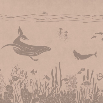Tapet Monochrome Sea - Pink Vintage, cu o balenă, corali și creaturi marine, într-o schemă de culori roz vintage.
