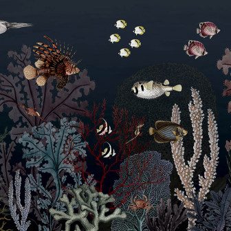 Tapet personalizat cu design marin Roaring Reef - Blue, cu pești, corali și alte creaturi marine, pe un fundal albastru închis.