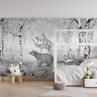 Tapet personalizat Bear King - Black and White, cu un urs regele, o căprioară, un vulpe si alte animale intr-o pădure de mesteacăn.