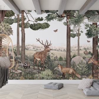 Tapet cu o pădure fermecătoare, cu copaci falnici, animale sălbatice și un cer senin.