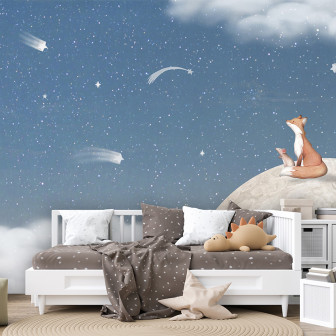 Tapet cu vulpoi așezat pe lună, sub cerul înstelat albastru